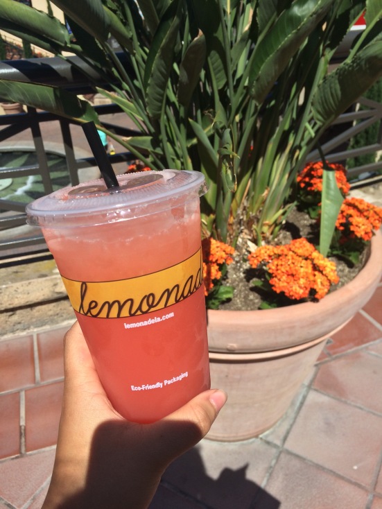 Blood Orange lemonade from the best lemonade store in California- Fashion Island